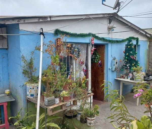 SE VENDE AMPLIA CASA EN TIERRAN BLANCAS