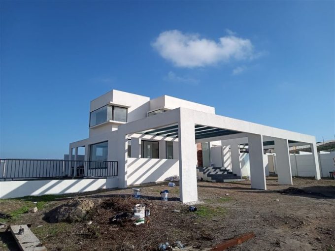 SE ARRIENDA CASA EN LA HERRADURA